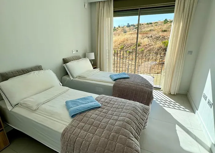 Casa Scenic * Εστεπόνα